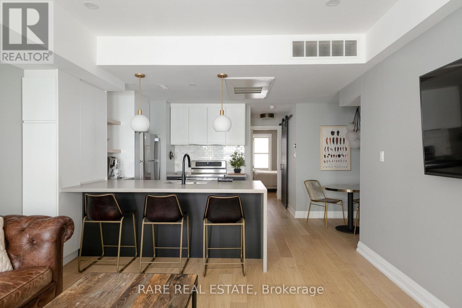 21 - 11 Niagara Street Property Photo 3