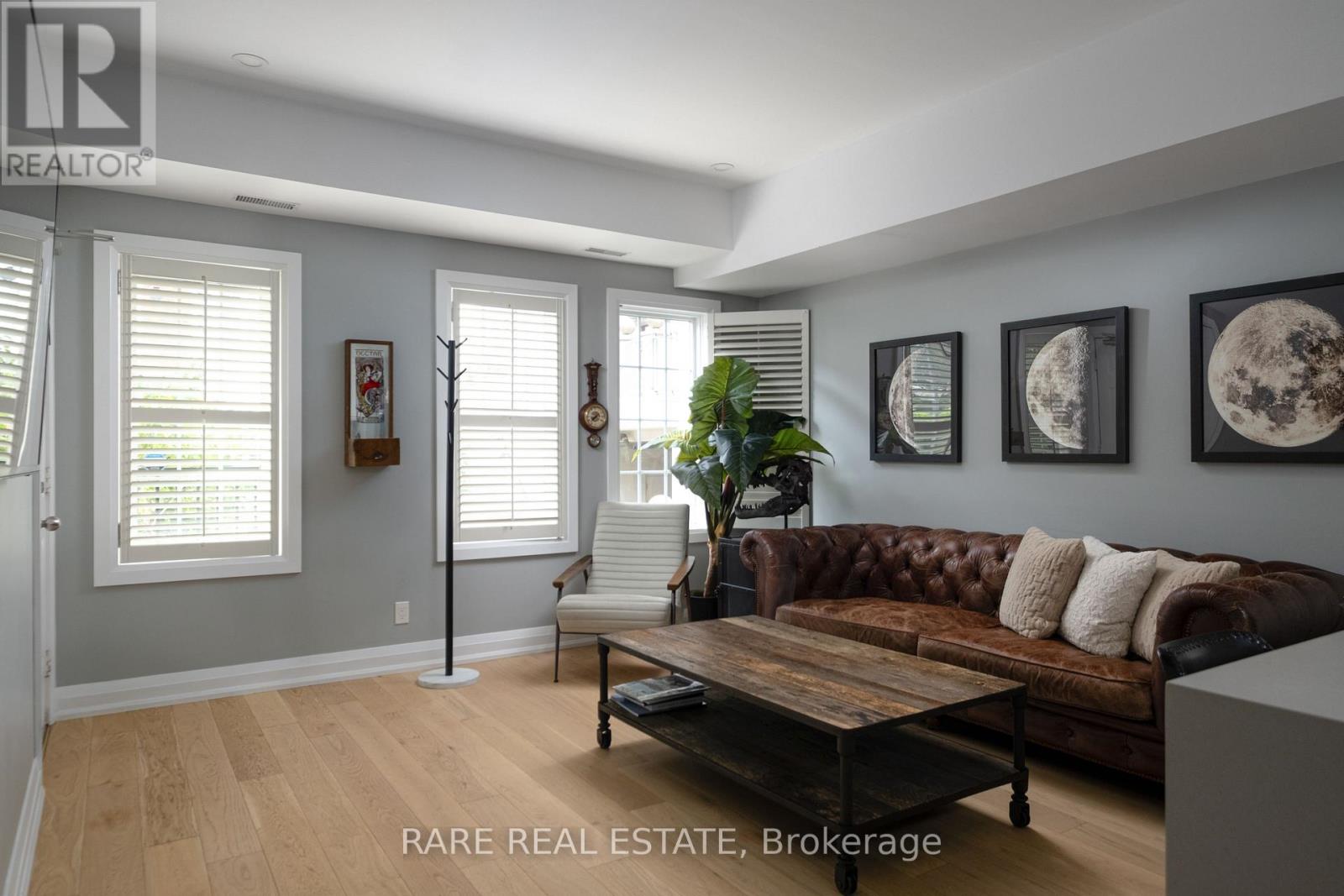 21 - 11 Niagara Street Property Photo 8