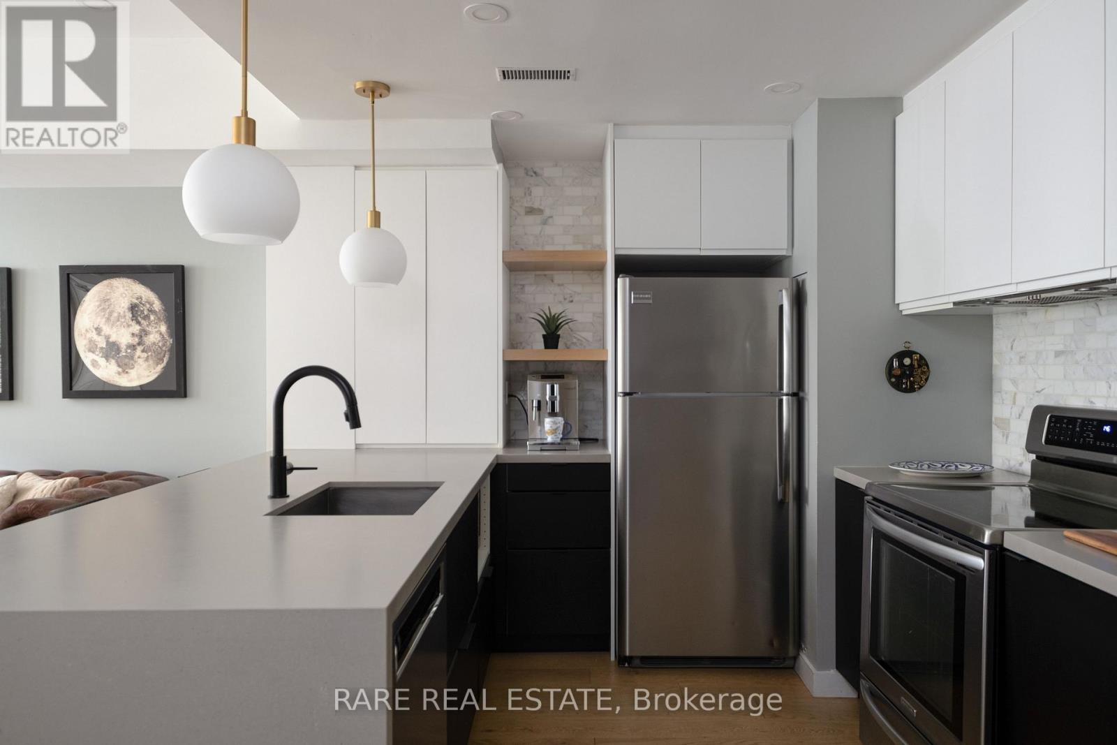 21 - 11 Niagara Street Property Photo 12