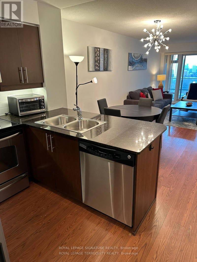 1704 - 2191 YONGE STREET Property Photo 1