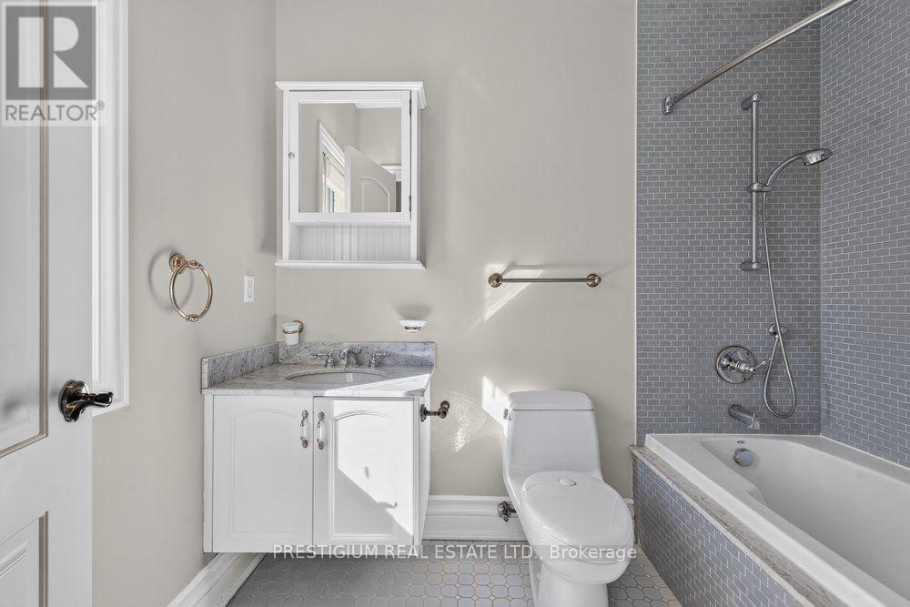 110 Munro Boulevard Property Photo 36