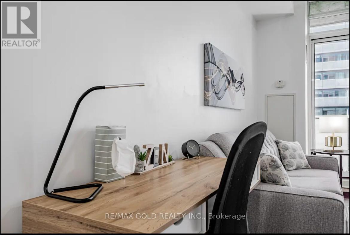 2811 - 55 Bremner Boulevard Property Photo 10