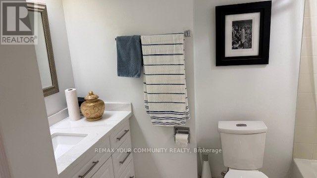 2804 - 77 Harbour Square Property Photo 8