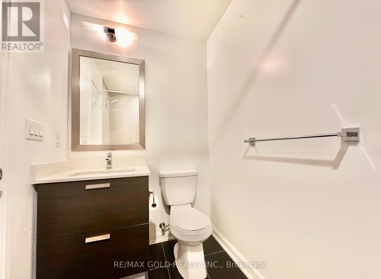 702 - 11 Bogert Avenue Property Photo 16