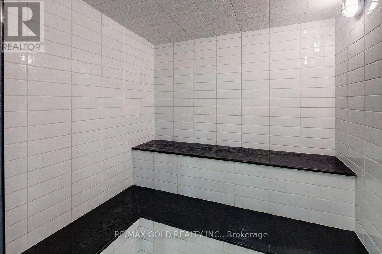 702 - 11 Bogert Avenue Property Photo 32