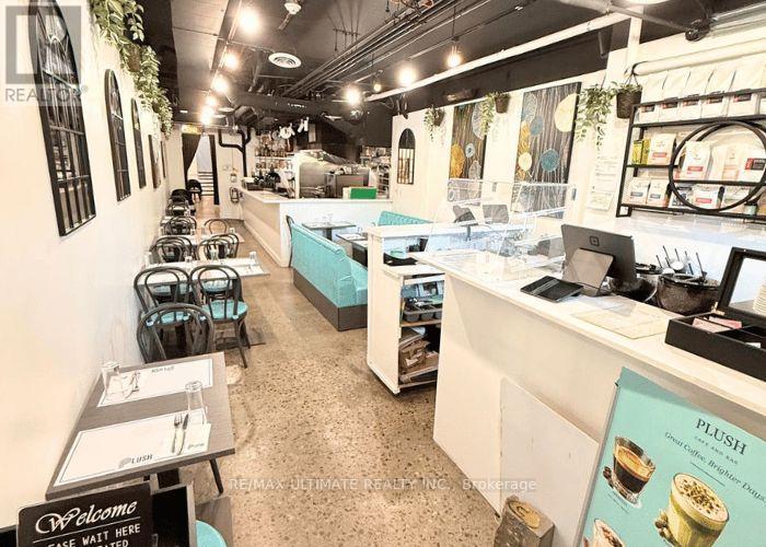 897 Queen Street W Property Photo 2