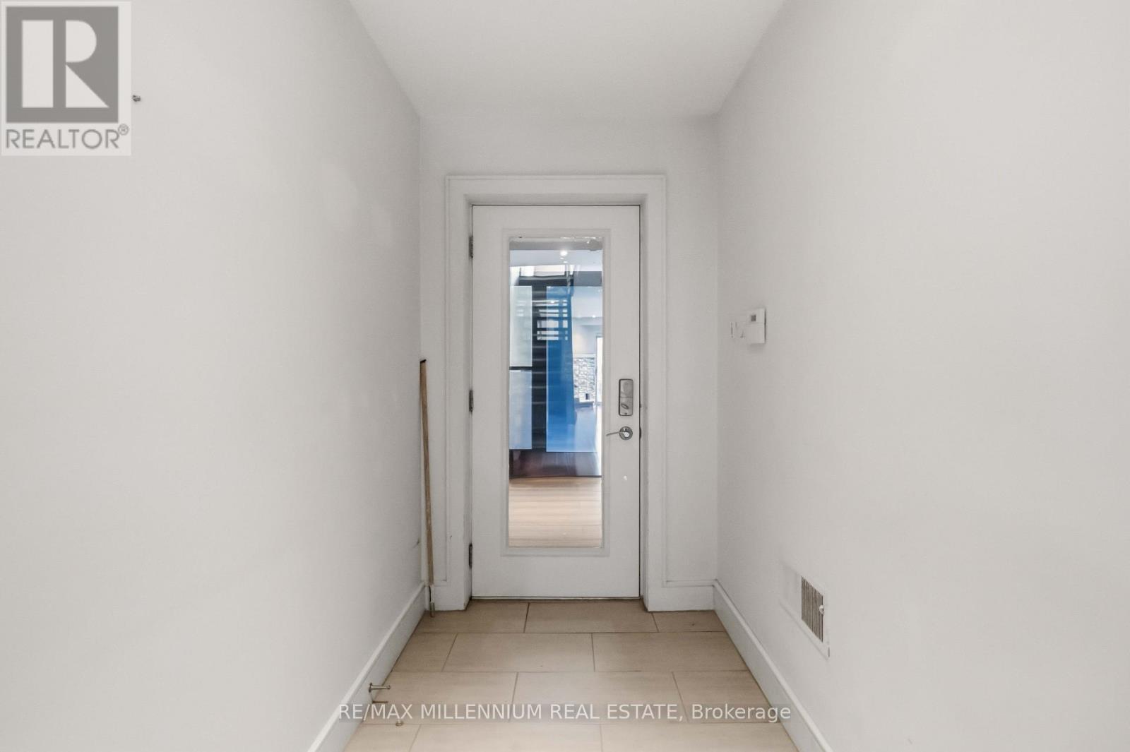 65 Castlefield Avenue Property Photo 5