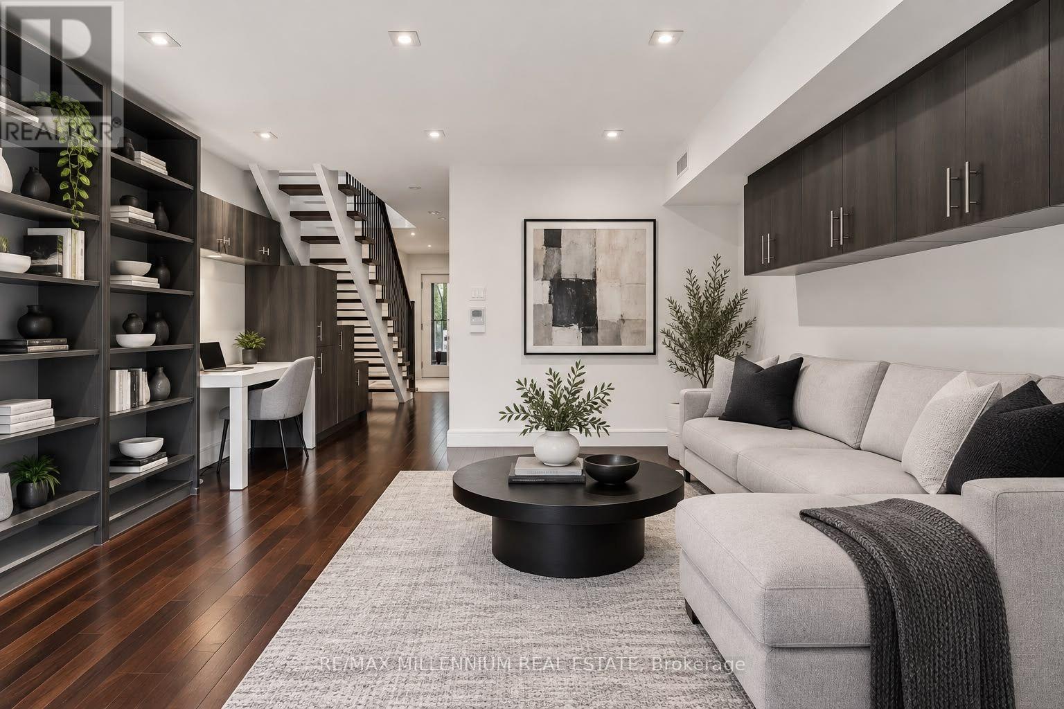 65 Castlefield Avenue Property Photo 10