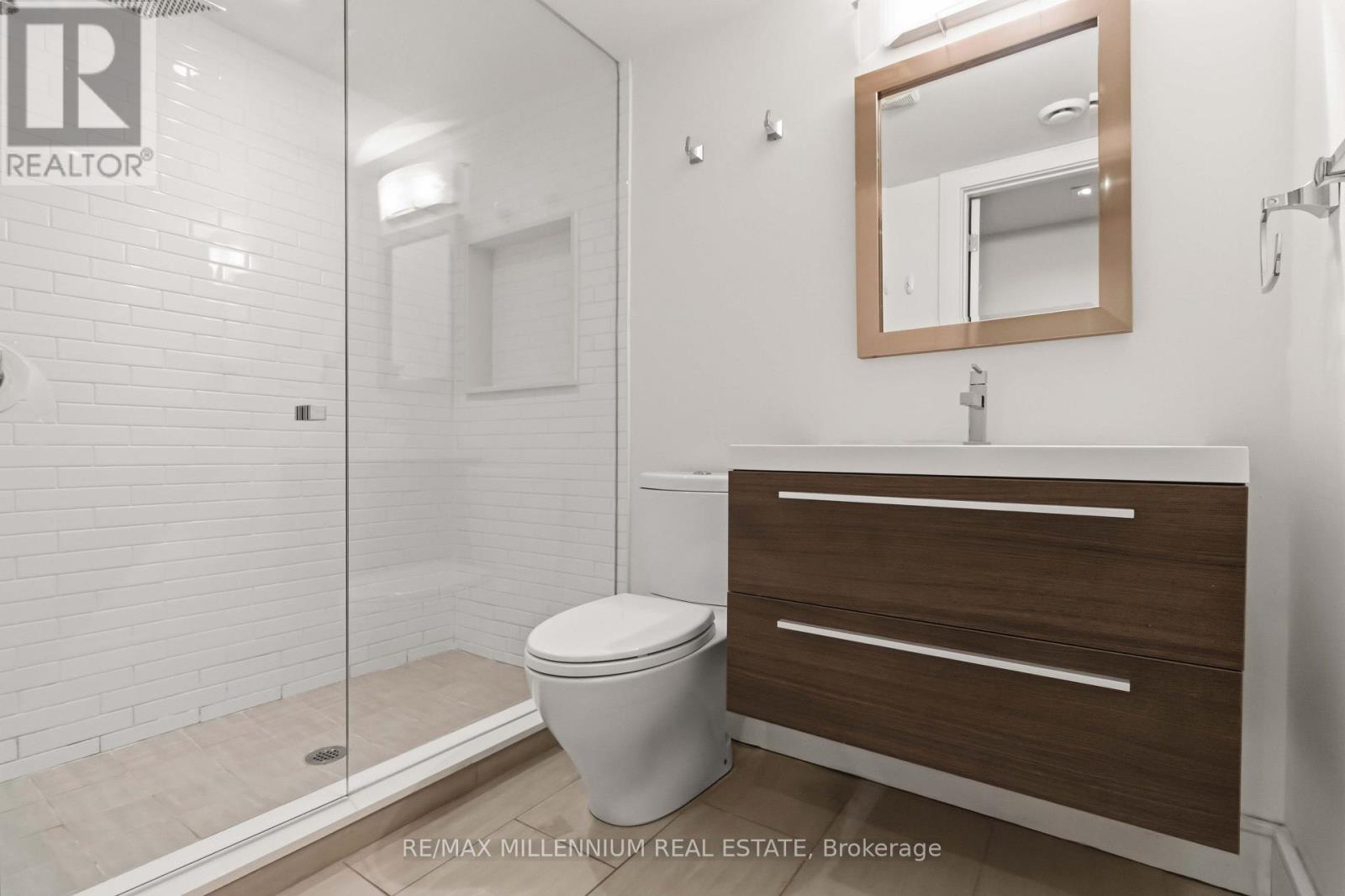 65 Castlefield Avenue Property Photo 13