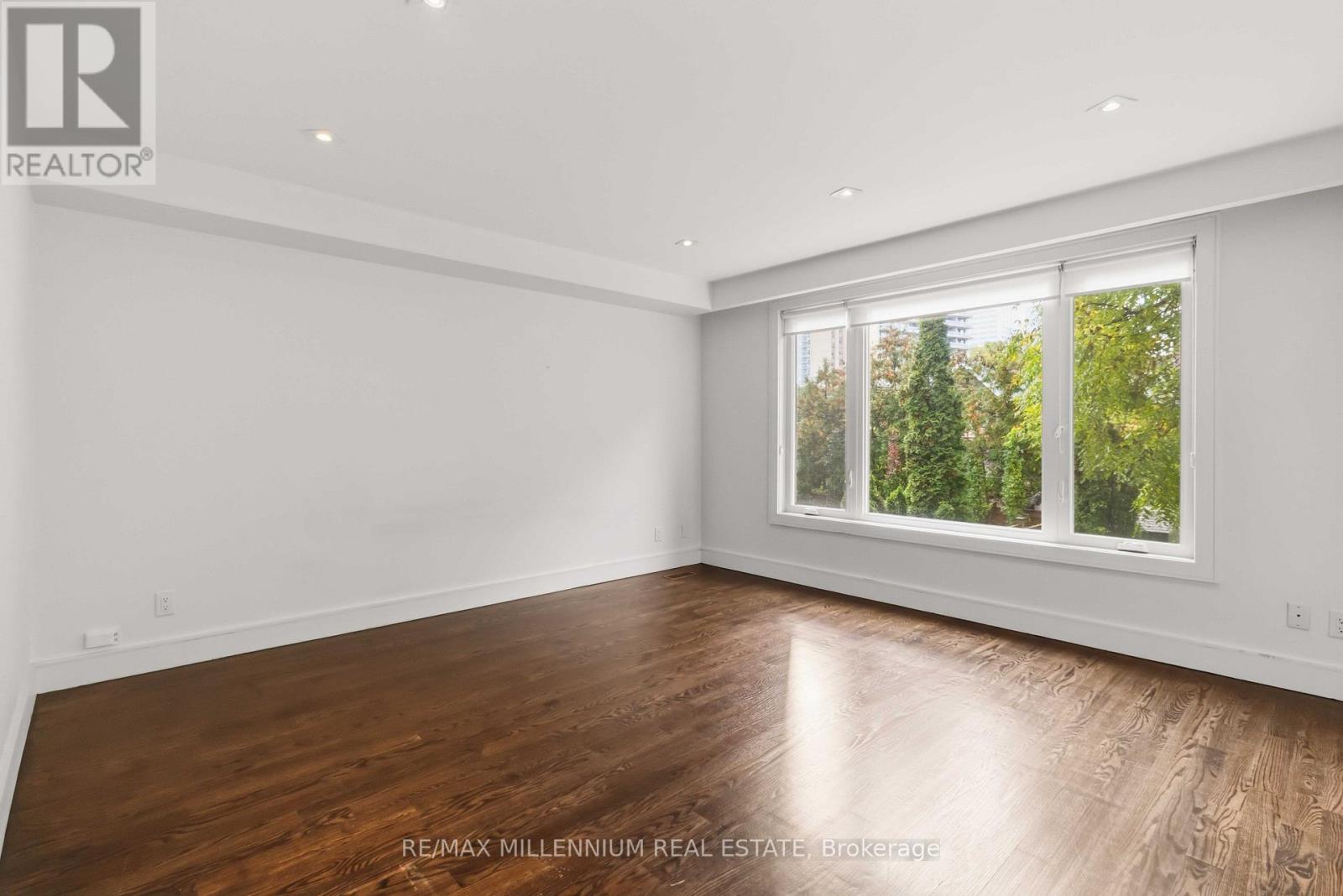 65 Castlefield Avenue Property Photo 14