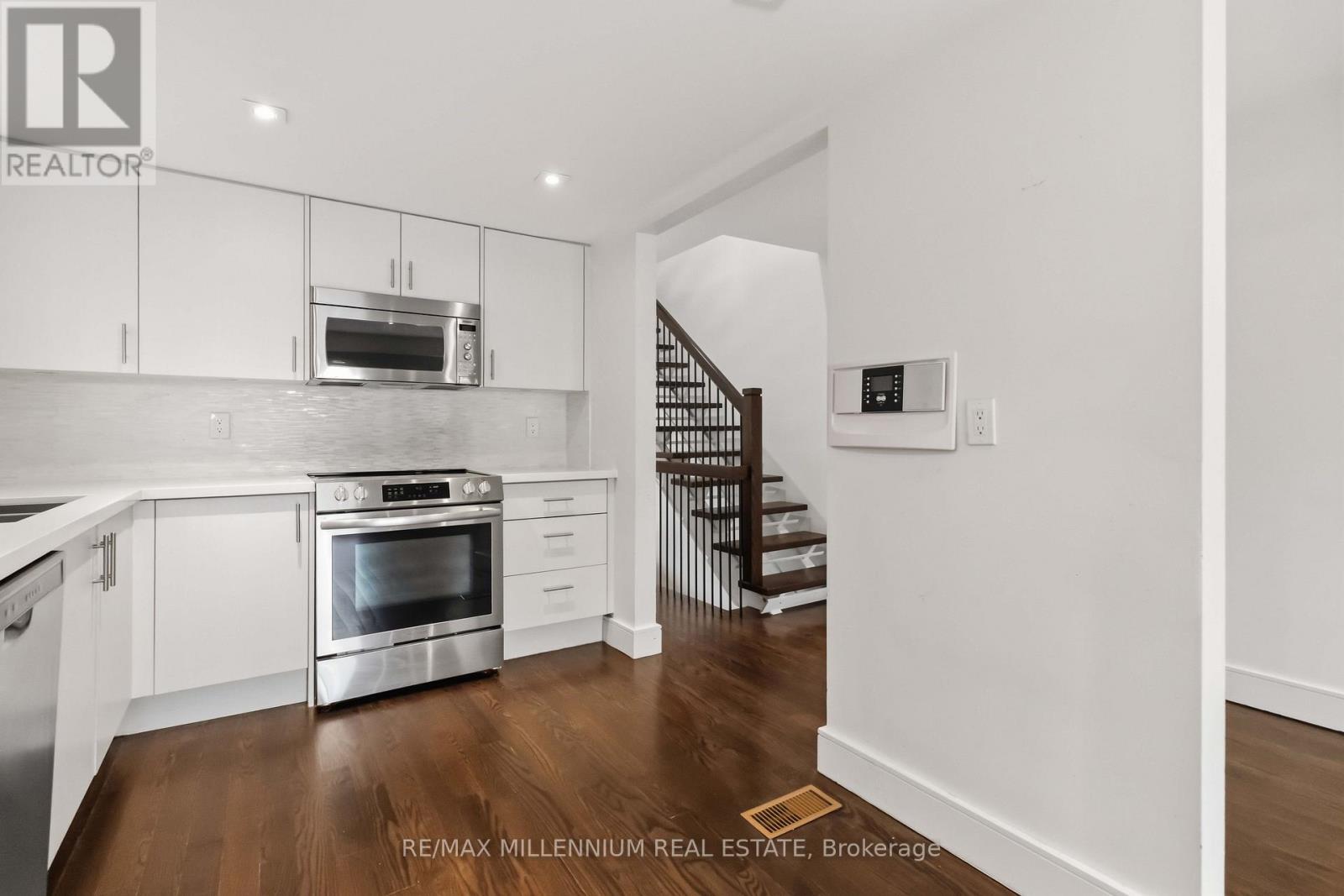 65 Castlefield Avenue Property Photo 26