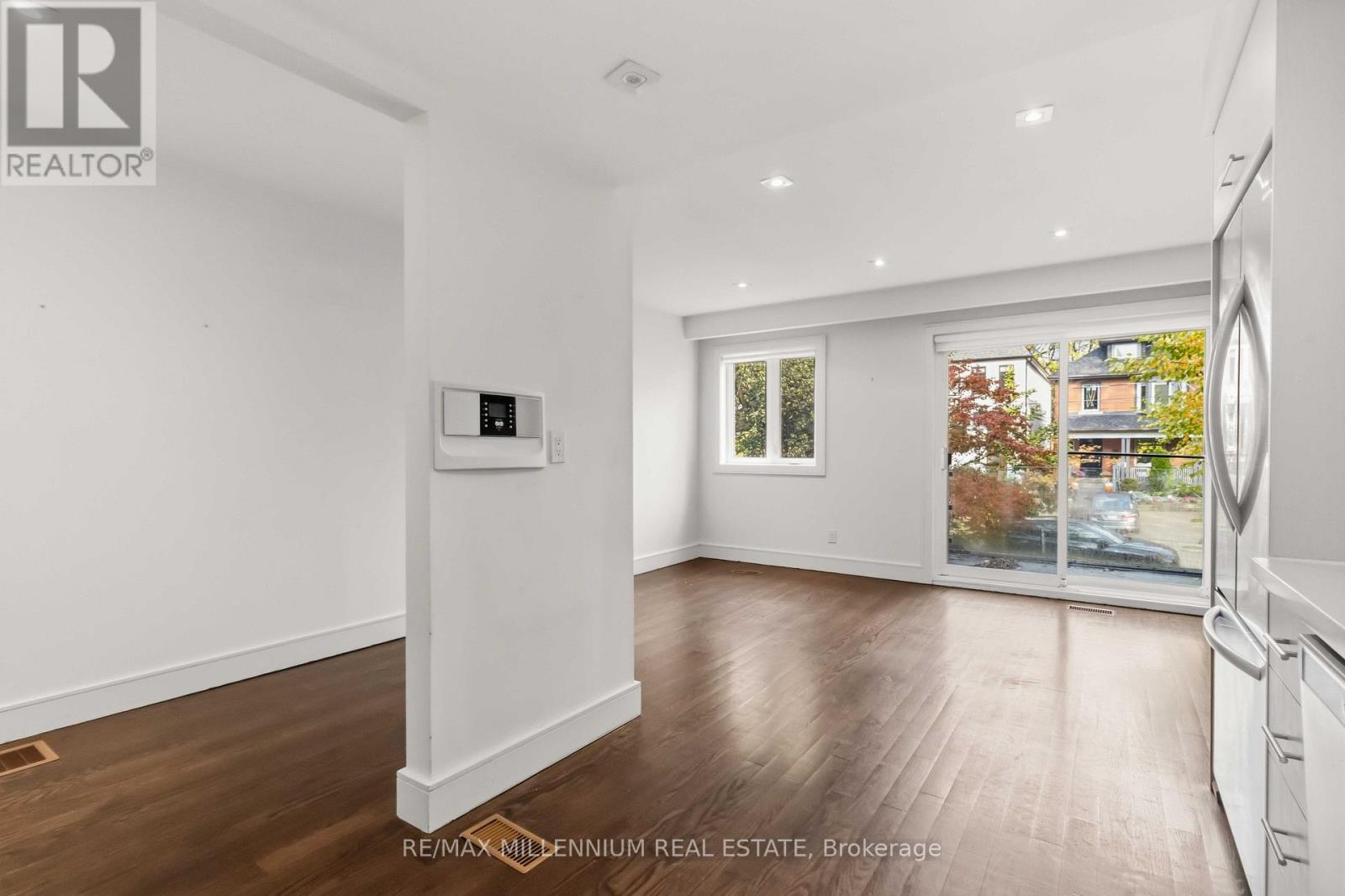 65 Castlefield Avenue Property Photo 27
