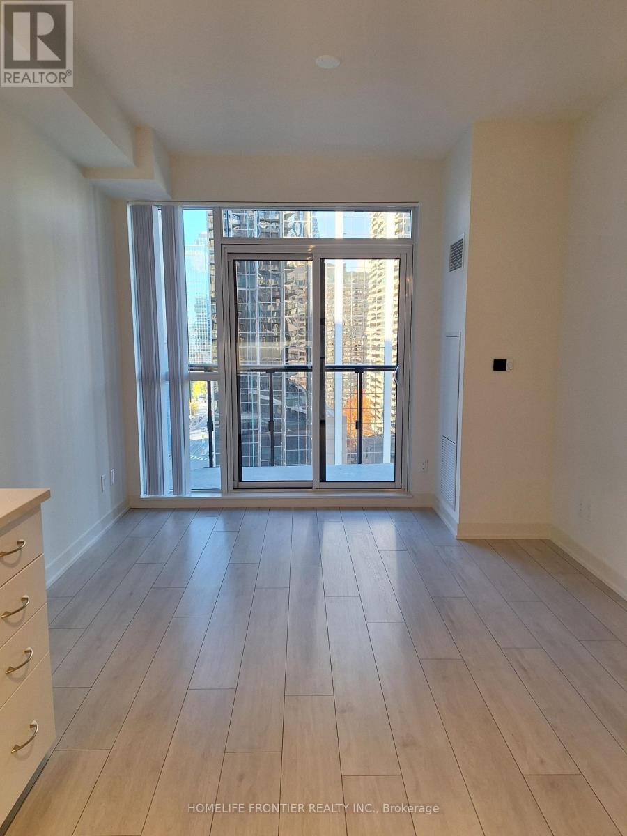 1018 - 4955 Yonge Street Property Photo 6