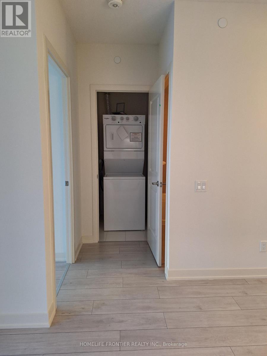 1018 - 4955 Yonge Street Property Photo 7