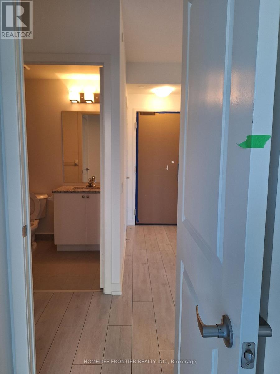 1018 - 4955 Yonge Street Property Photo 8