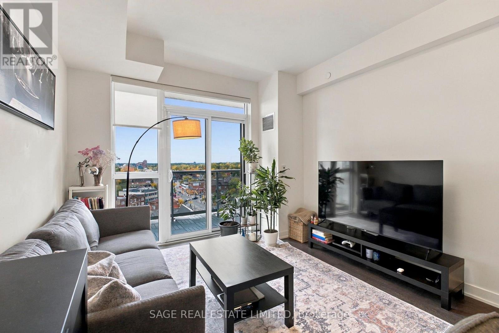 908 - 501 St Clair Avenue W Property Photo 14