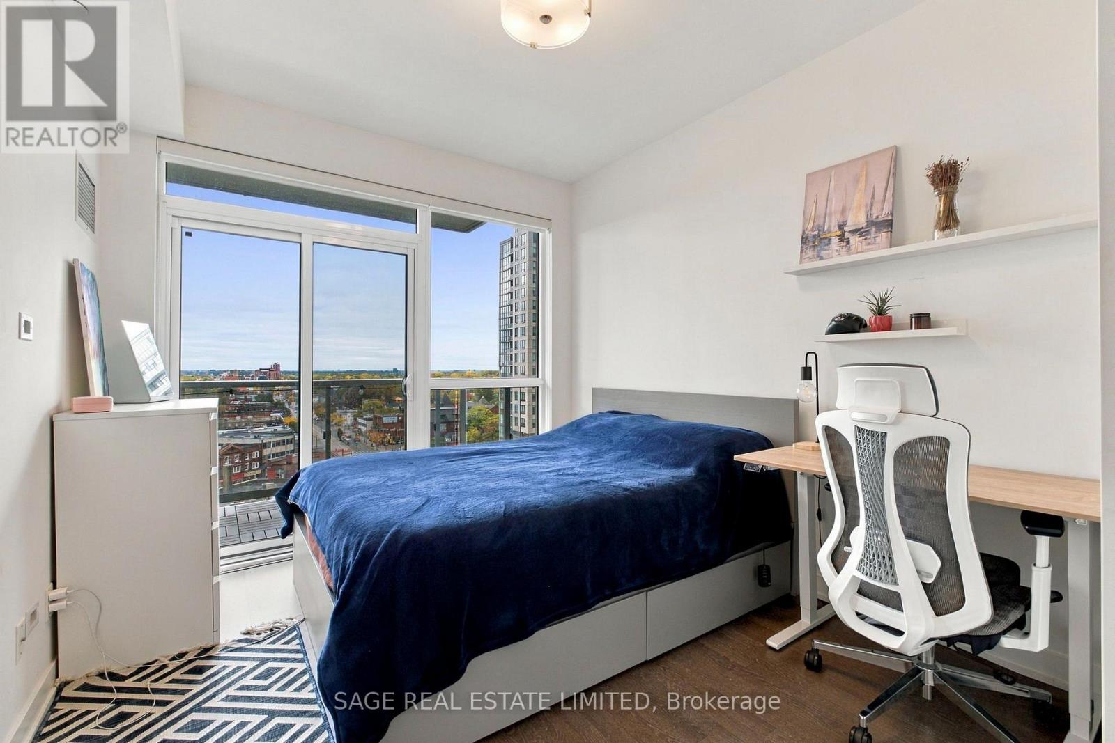 908 - 501 St Clair Avenue W Property Photo 17