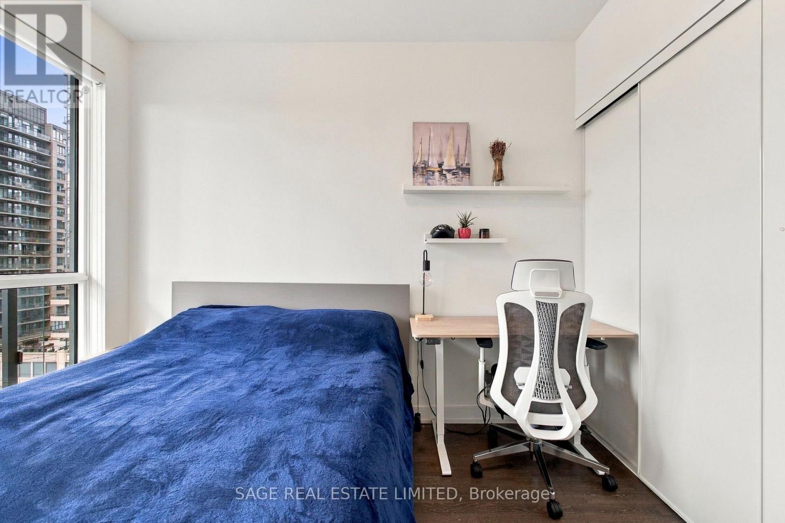 908 - 501 St Clair Avenue W Property Photo 18