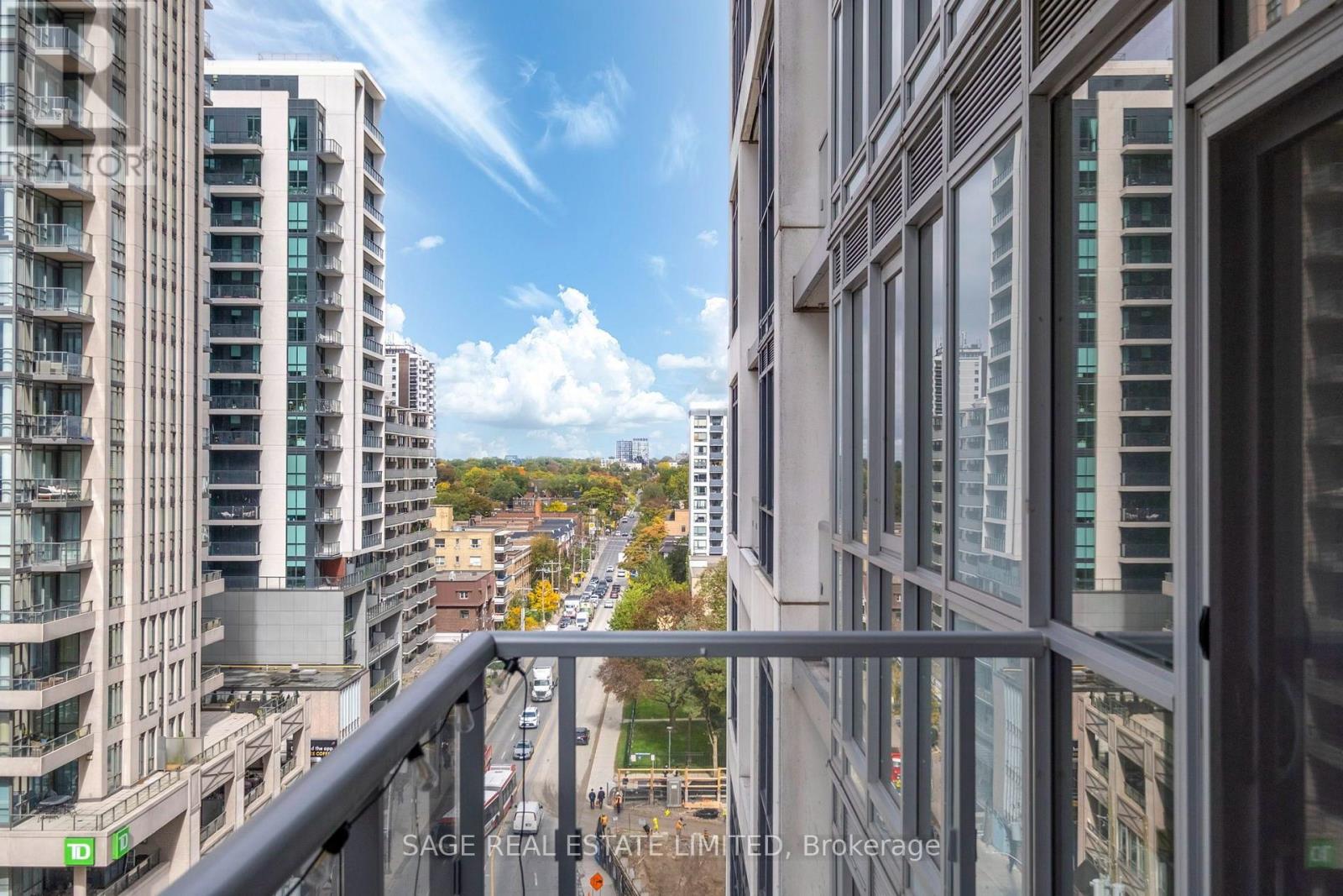 908 - 501 St Clair Avenue W Property Photo 27