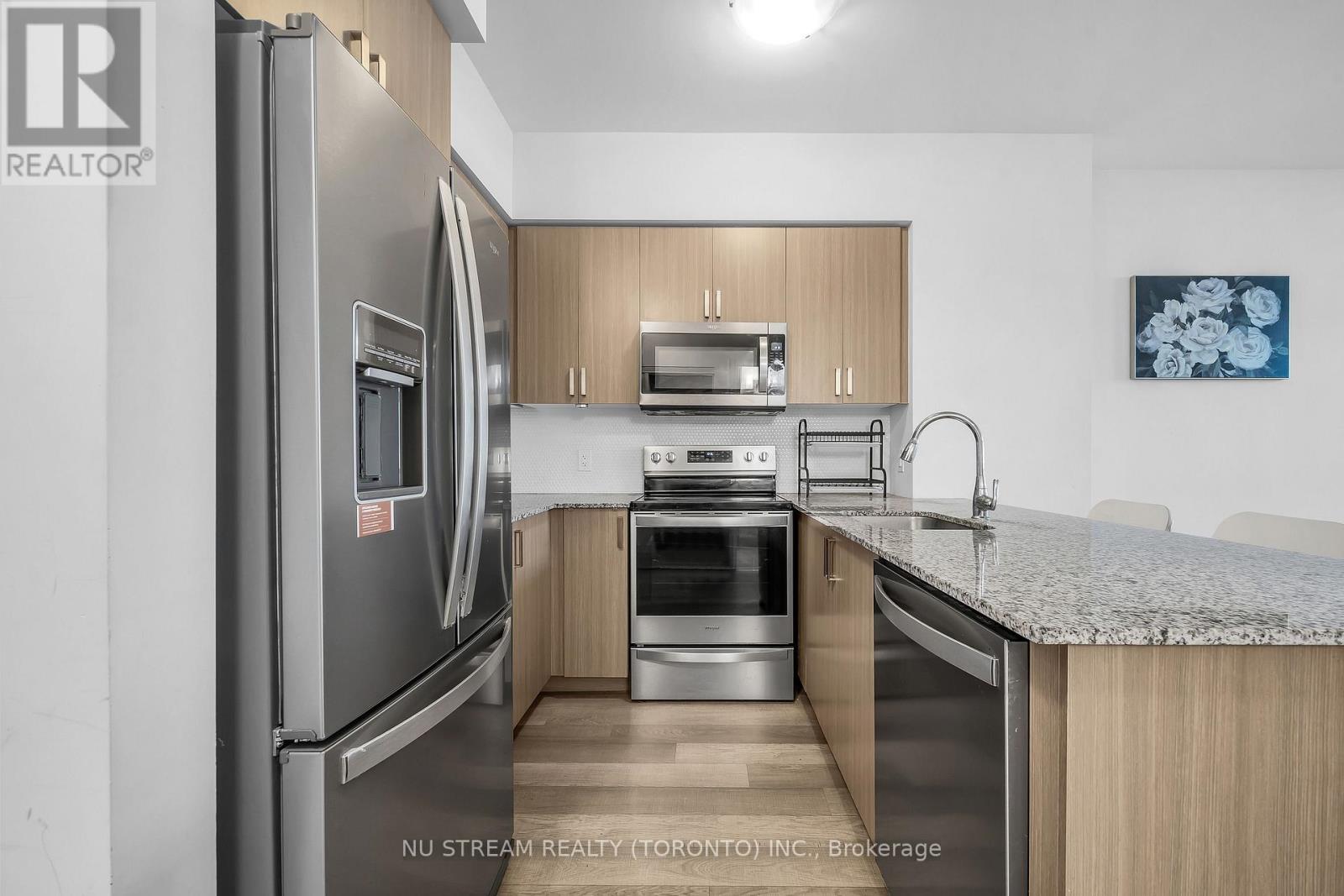 810 - 1603 Eglinton Avenue W Property Photo 10