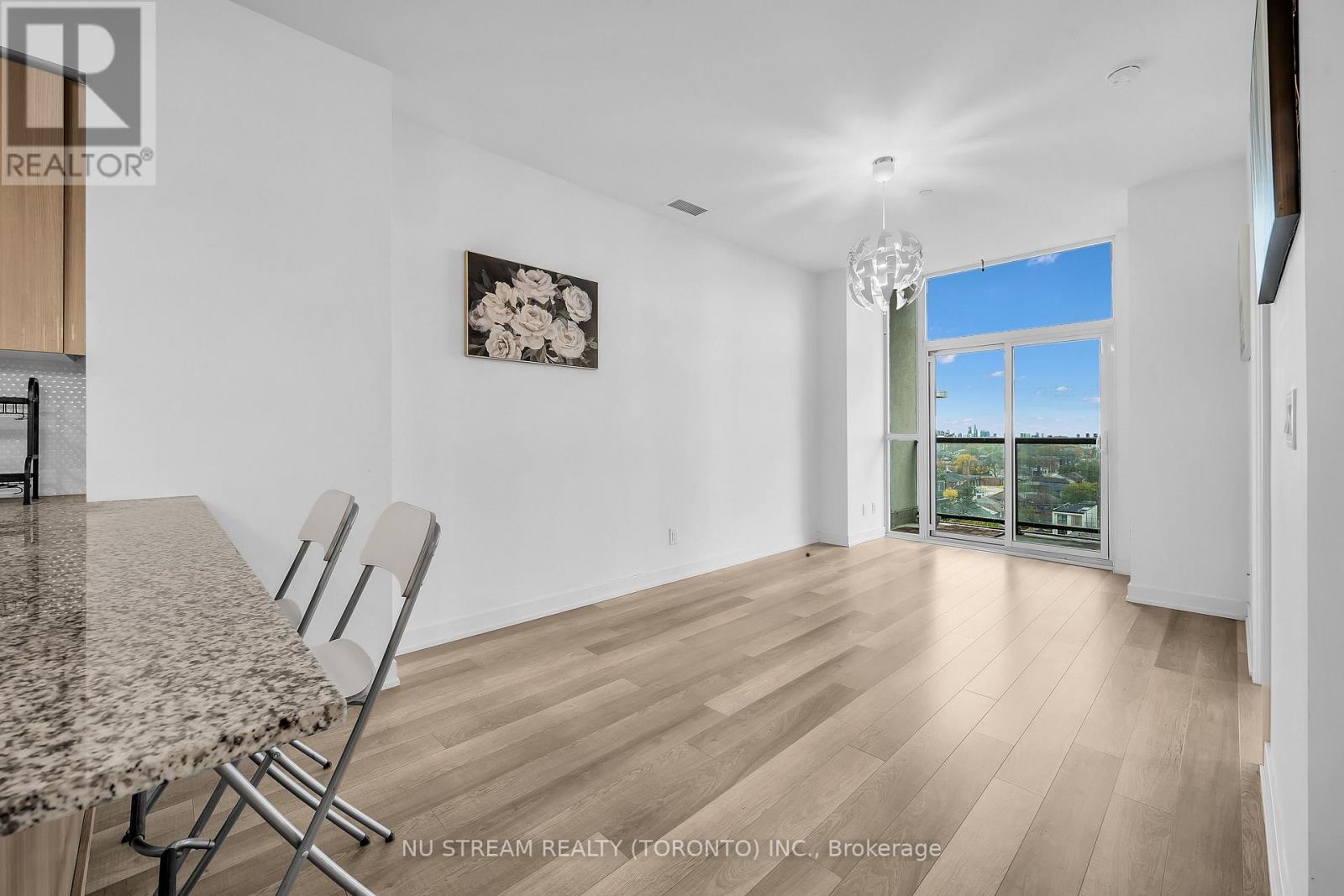 810 - 1603 Eglinton Avenue W Property Photo 13