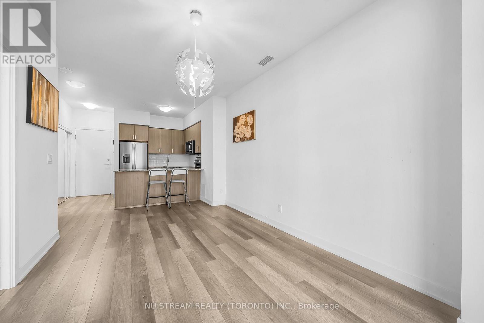 810 - 1603 Eglinton Avenue W Property Photo 16