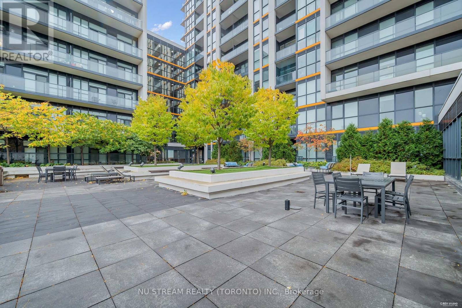 810 - 1603 Eglinton Avenue W Property Photo 28