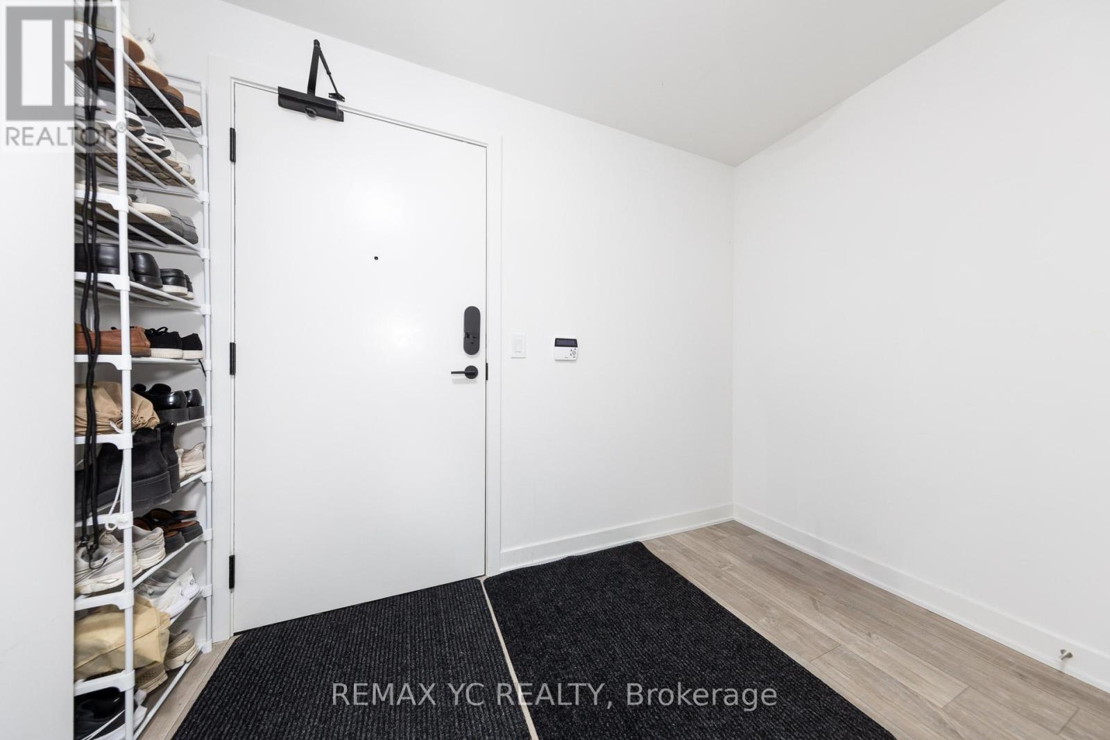 1464 - 135 Lower Sherbourne Street Property Photo 2