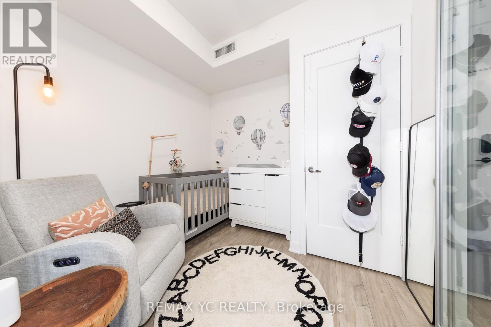 1464 - 135 Lower Sherbourne Street Property Photo 6