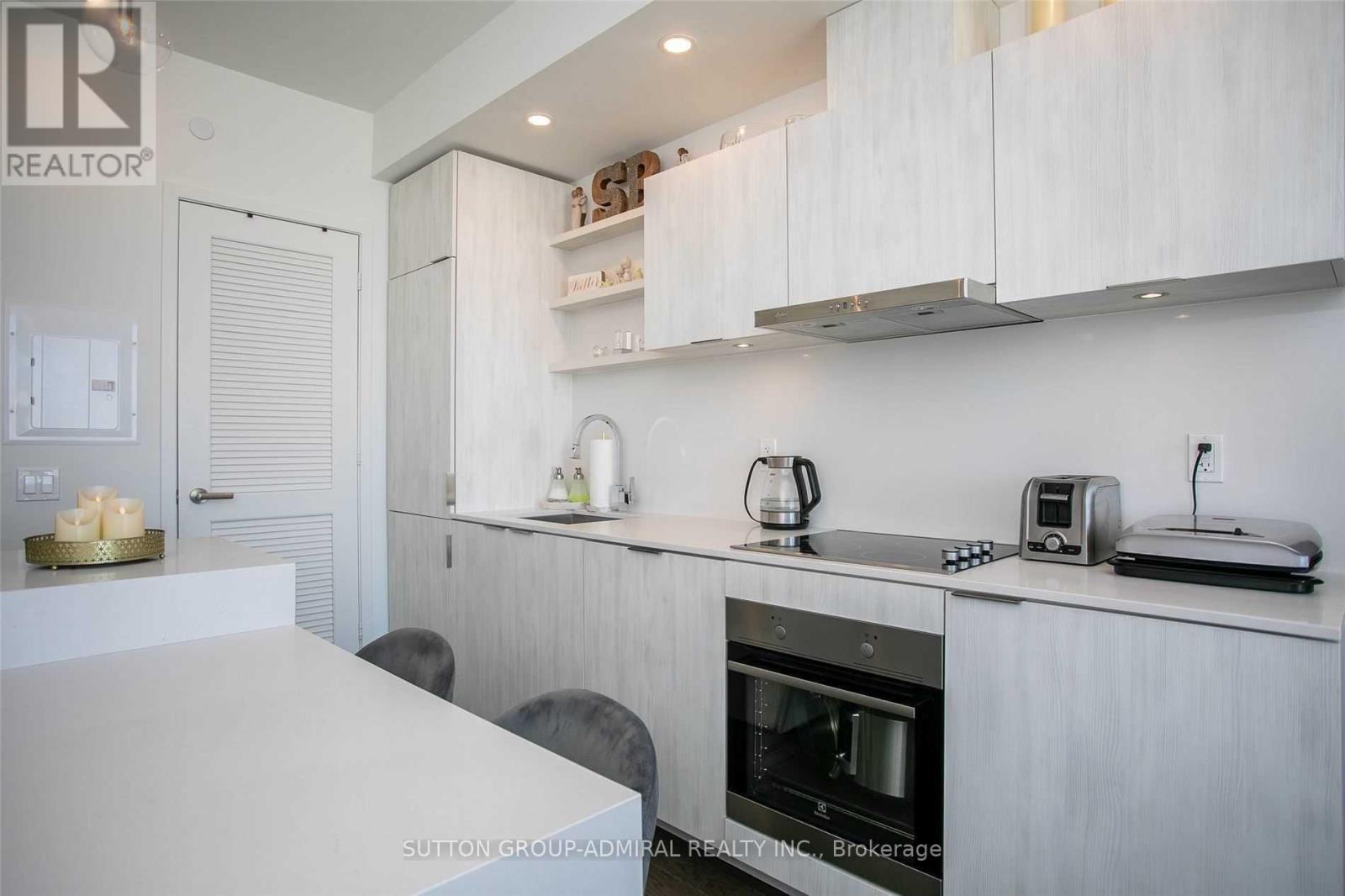 1807 - 16 Bonnycastle Street Property Photo 5