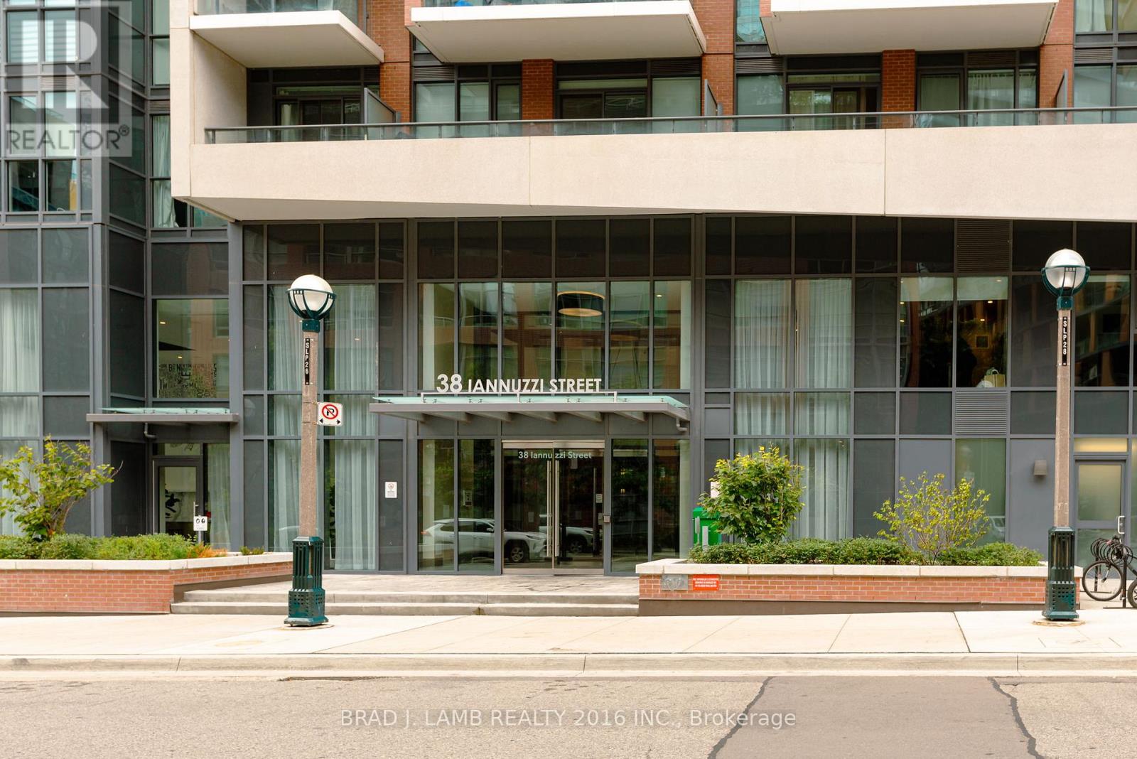 642 - 38 Iannuzzi Street Property Photo 3