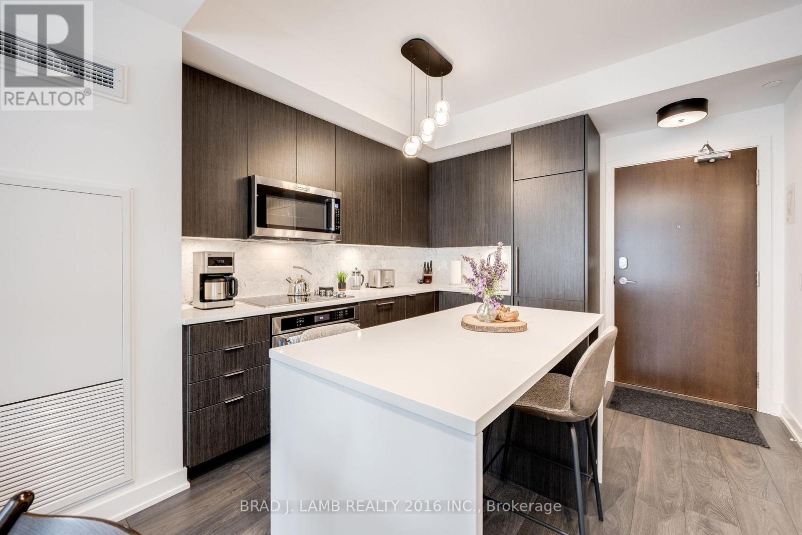642 - 38 Iannuzzi Street Property Photo 6