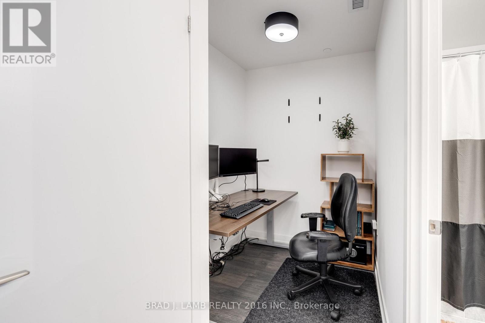 642 - 38 Iannuzzi Street Property Photo 16