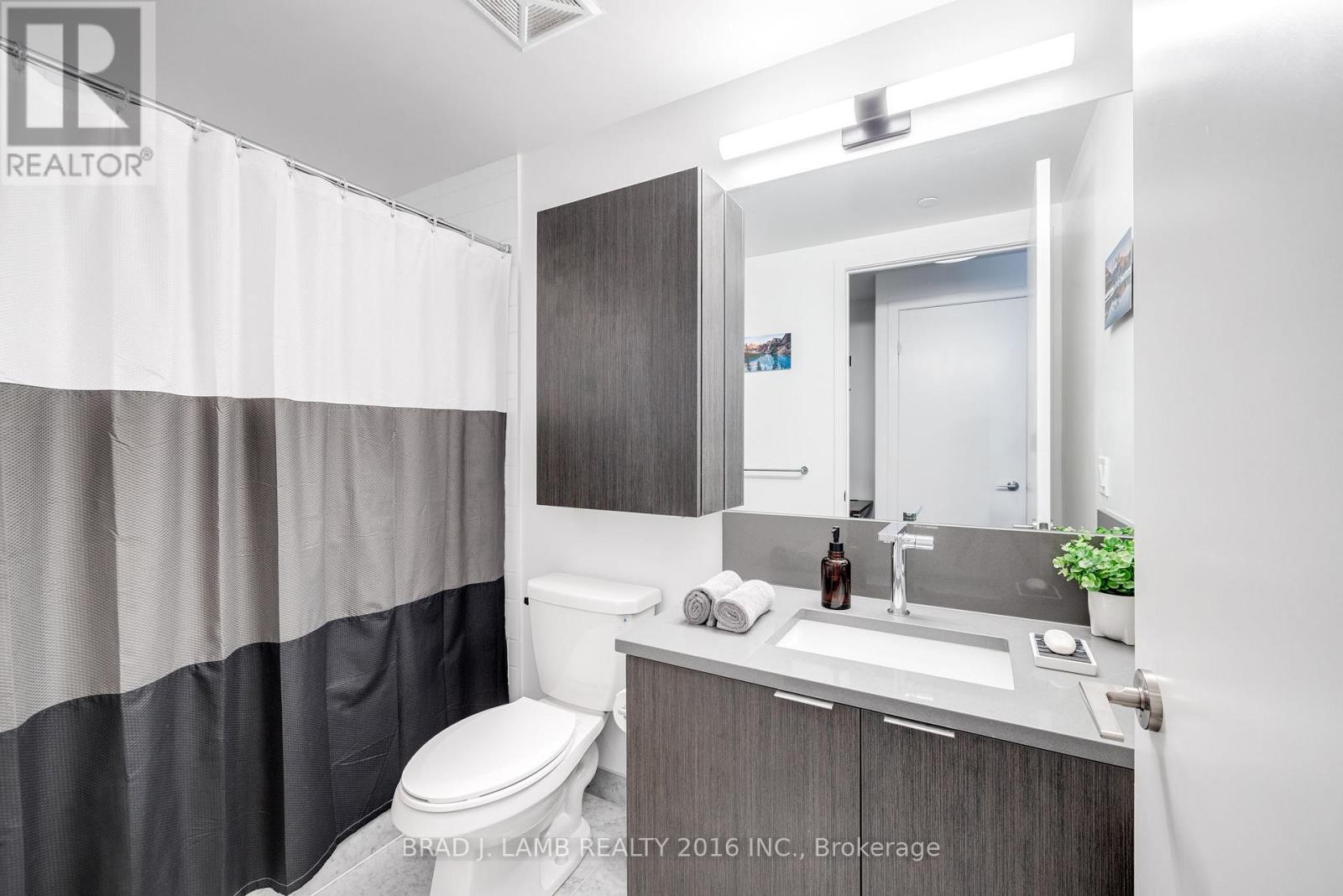 642 - 38 Iannuzzi Street Property Photo 18