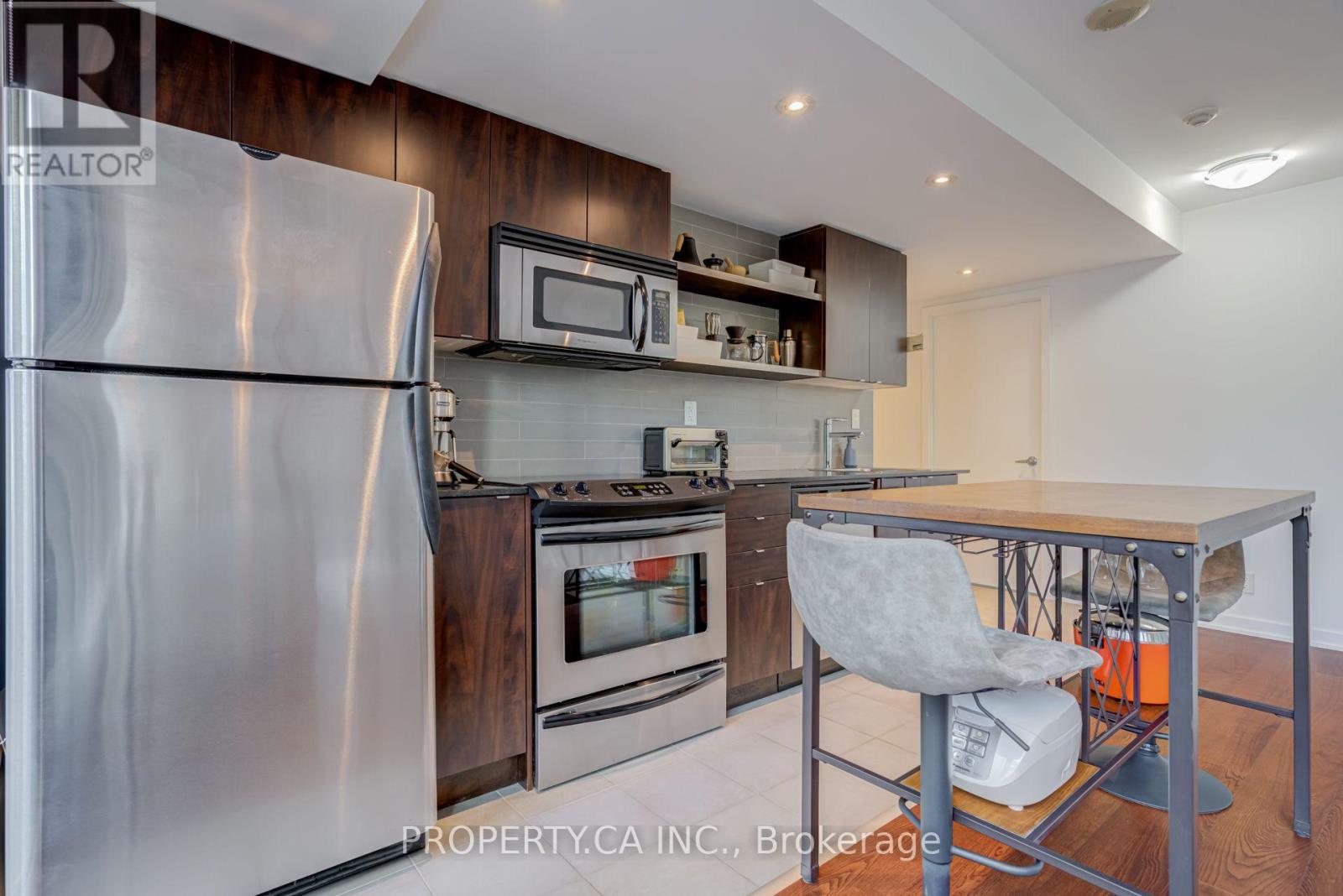 303 - 33 Lombard Street Property Photo 8