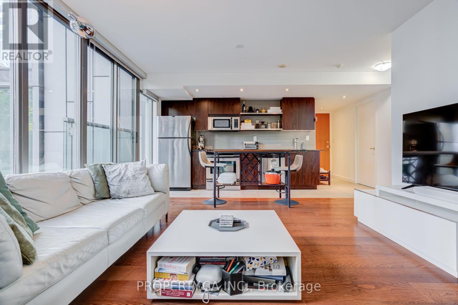 303 - 33 Lombard Street Property Photo 13