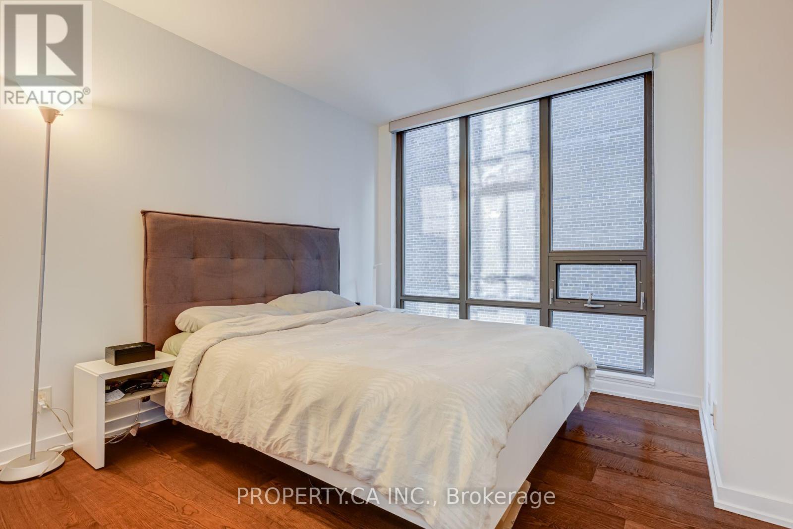 303 - 33 Lombard Street Property Photo 14