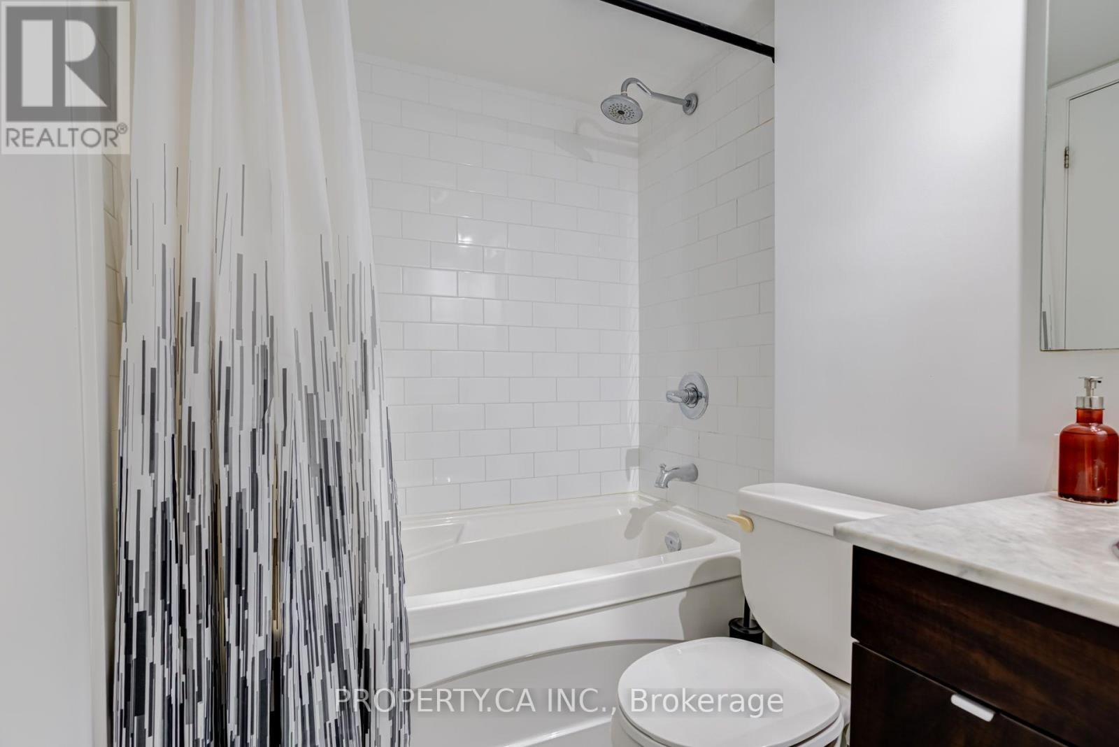 303 - 33 Lombard Street Property Photo 17