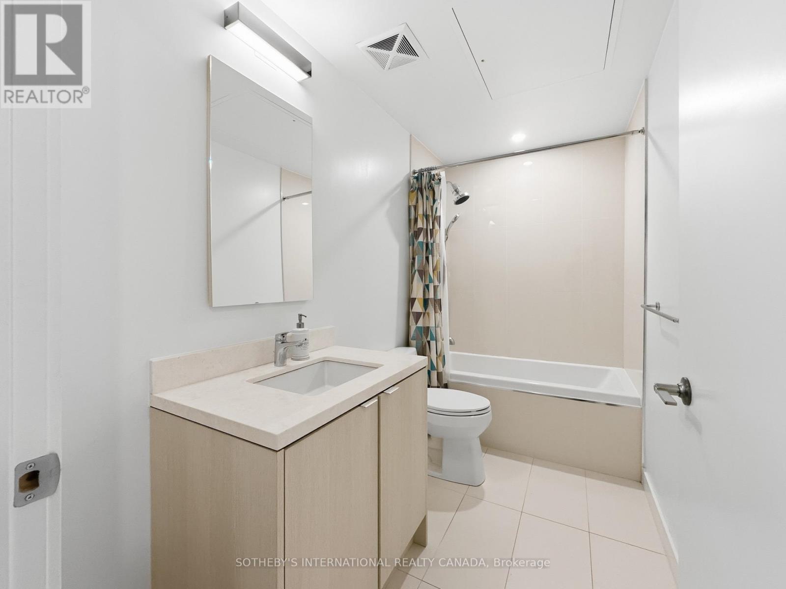 3208 - 125 Blue Jays Way Property Photo 9