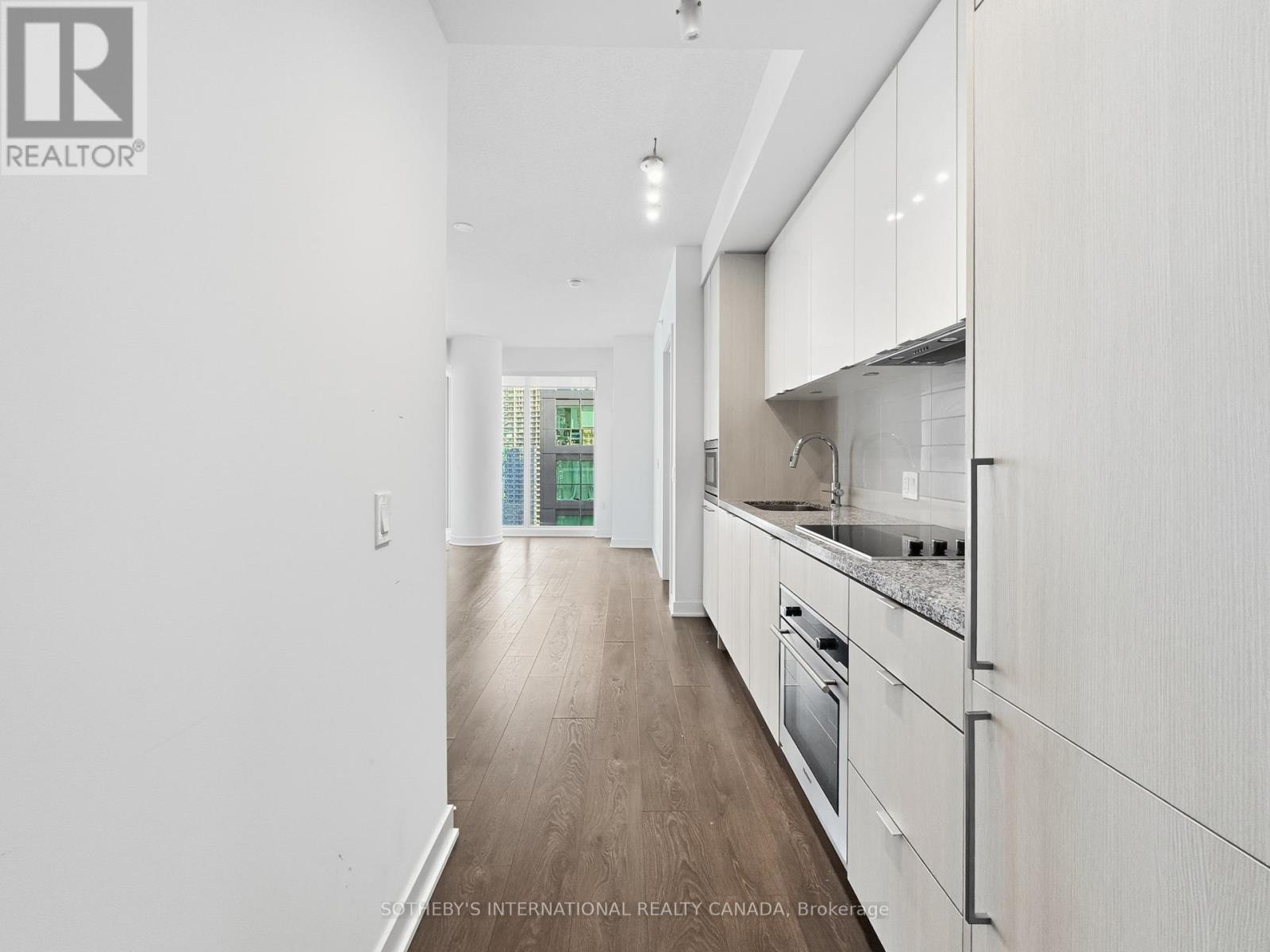 3208 - 125 Blue Jays Way Property Photo 11