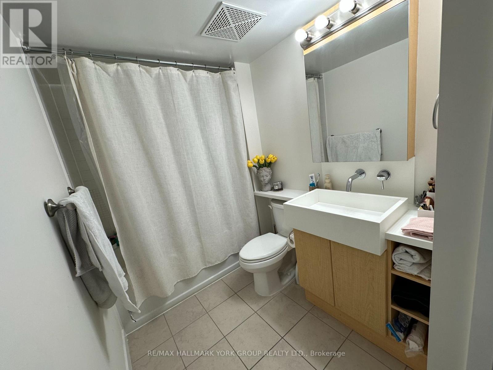 1709 - 11 Brunel Court Property Photo 7