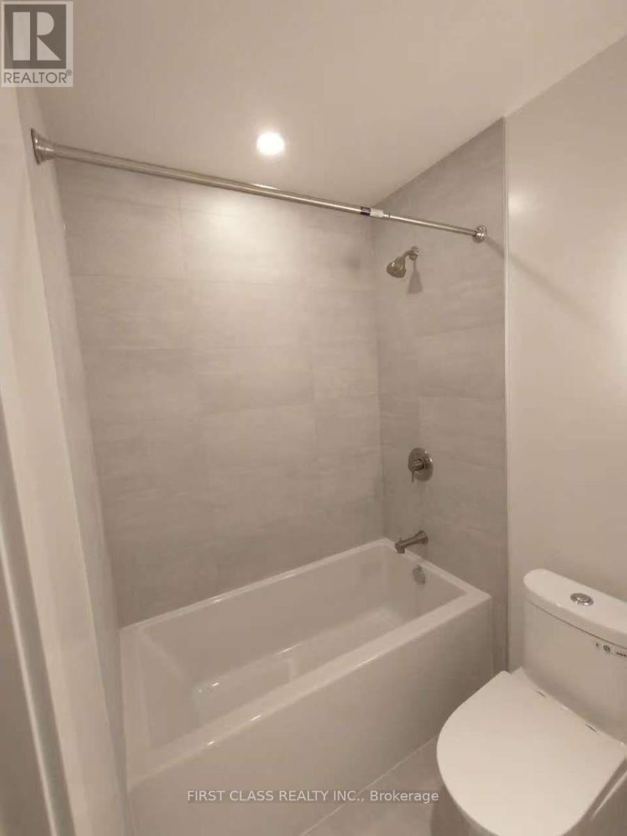 1107 - 110 Broadway Avenue Property Photo 9