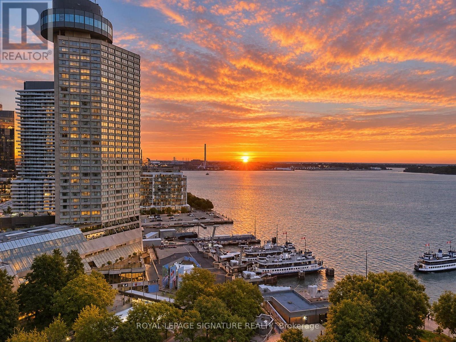 1806 - 33 Harbour Square Property Photo 1