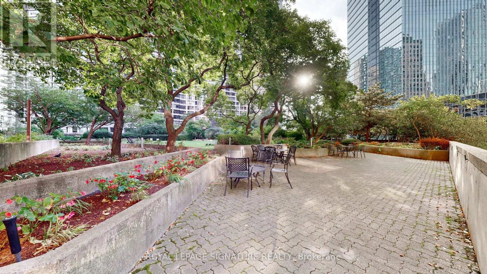 1806 - 33 Harbour Square Property Photo 30