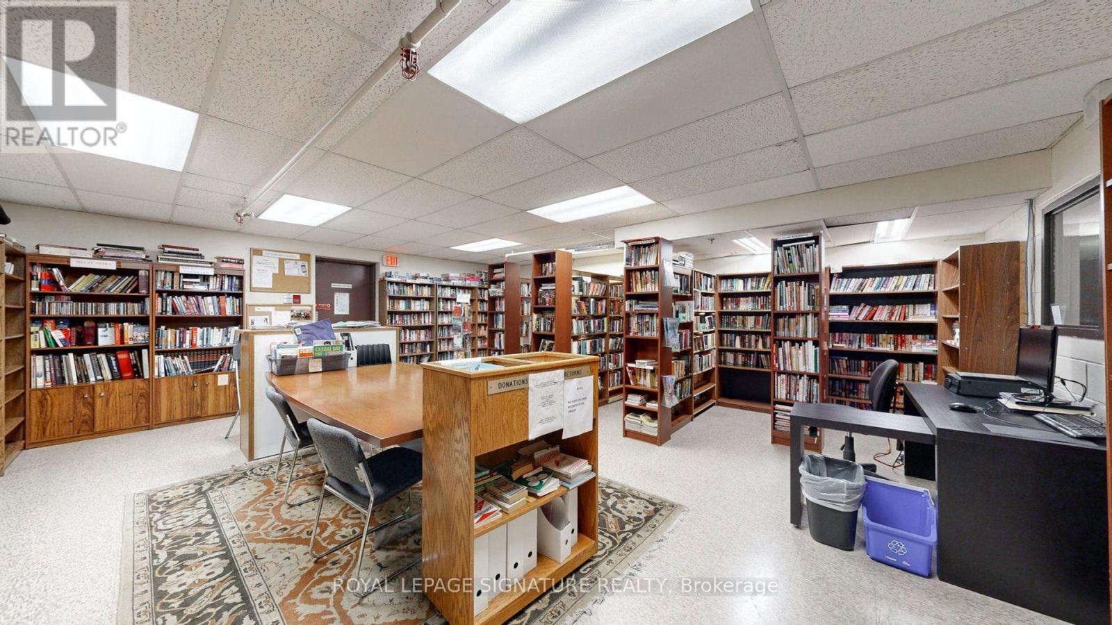 1806 - 33 Harbour Square Property Photo 32