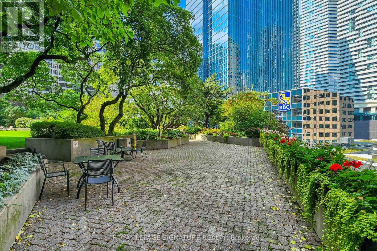 1806 - 33 Harbour Square Property Photo 38