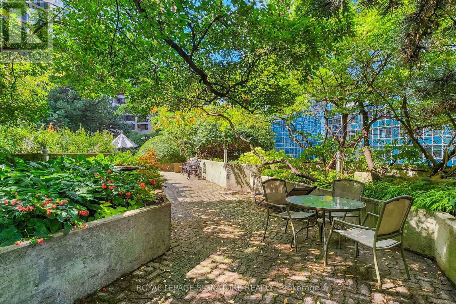 1806 - 33 Harbour Square Property Photo 39