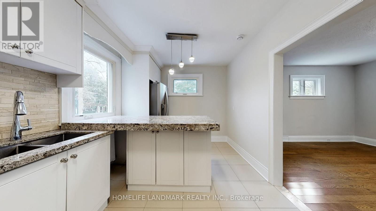 107 Lawrence Crescent Property Photo 12
