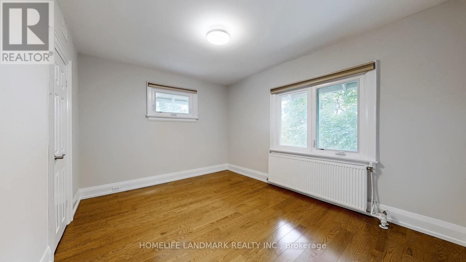 107 Lawrence Crescent Property Photo 28