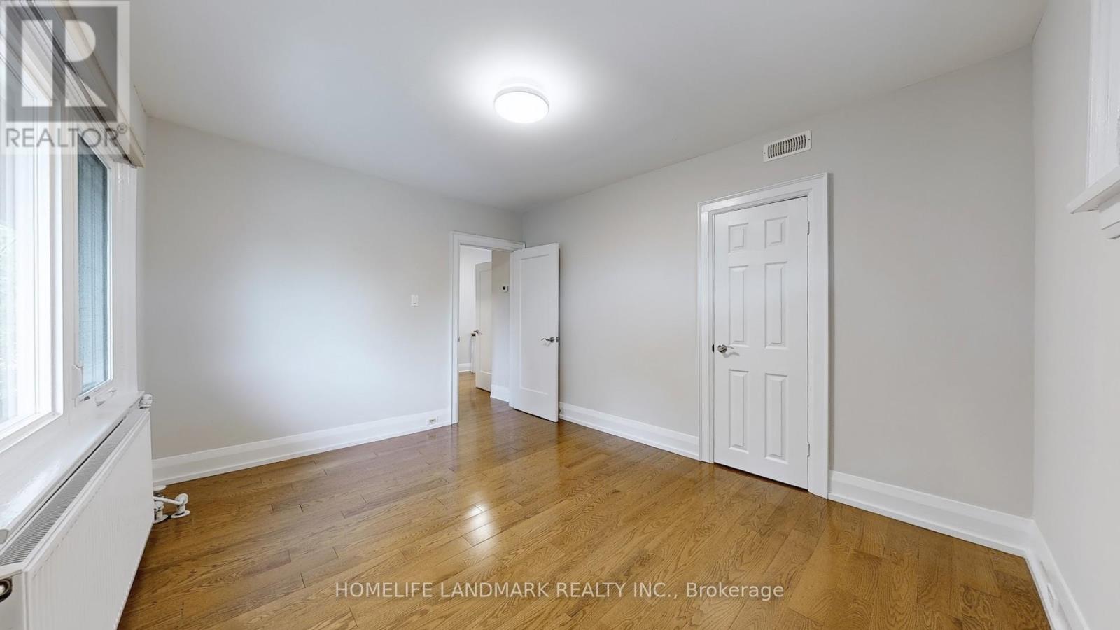 107 Lawrence Crescent Property Photo 29